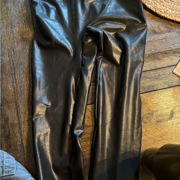 SPANX Faux Leather Leggings size LG like New - Picture 3 of 4